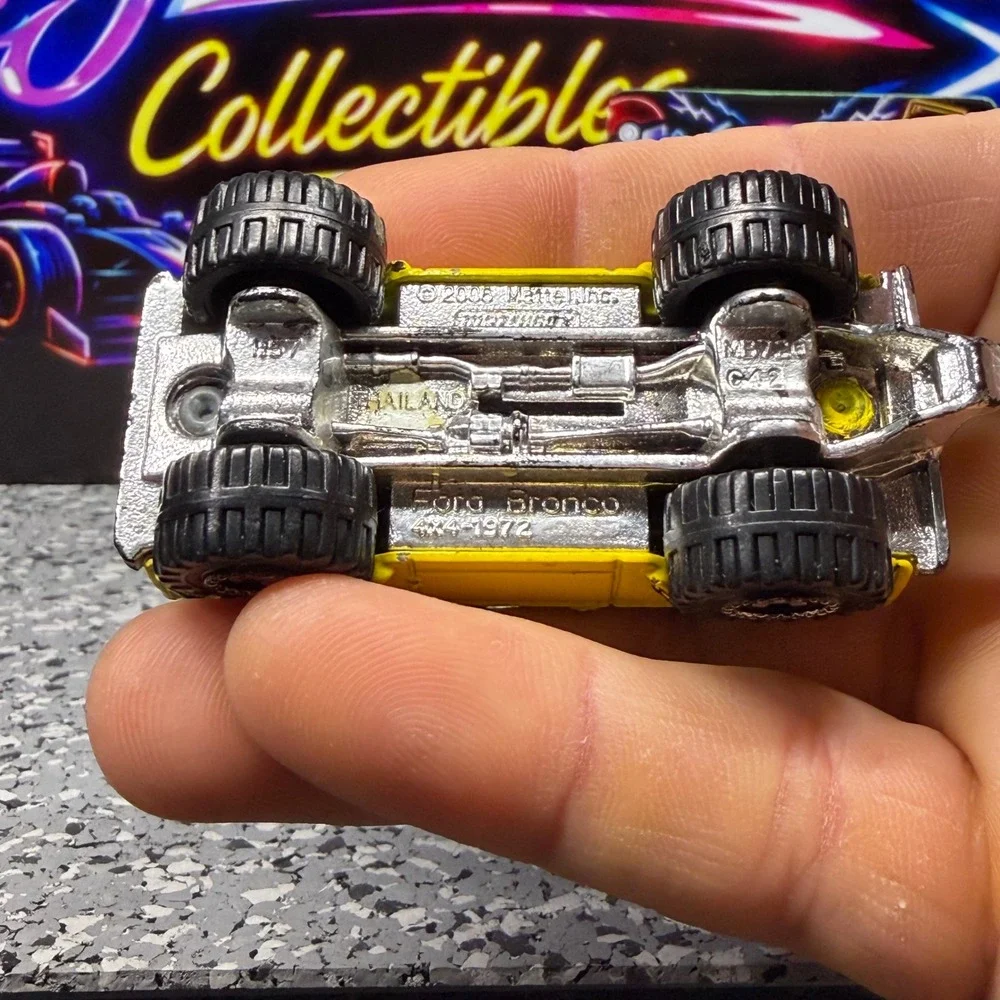 Matchbox 1972 Ford Bronco 4x4 Yellow Diecast Truck 2006 Mattel Thailand